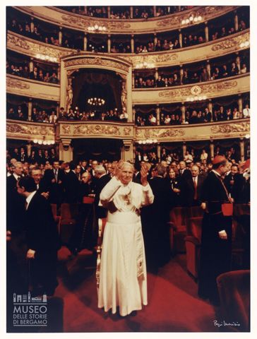Giovanni Paolo II al Teatro alla Scala di Milano