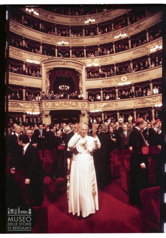 Giovanni Paolo II al Teatro alla Scala di Milano