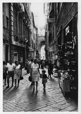 Scena di vita quotidiana a Genova