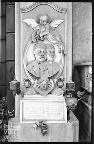 Particolare di una tomba nel Cimitero Monumentale di Staglieno a Genova