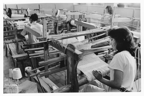 Laboratorio tessile artigianale della cooperativa 
