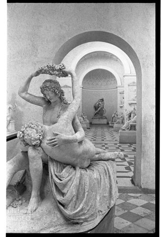 Il modello in gesso di Adone incoronato da Venere di Antonio Canova nella casa natale dello scultore a Possagno
