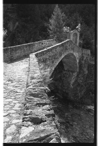Il Ponte Romano sul torrente Rabbiosa presso Campodolcino