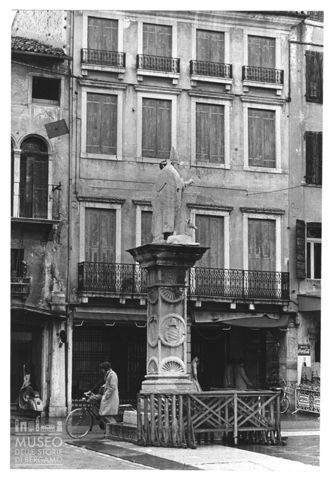 La statua di San Bassiano a Bassano del Grappa
