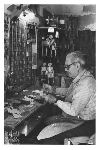 Artigiano del legno a Maglie