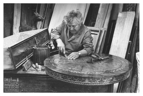 Restauro di un mobile intarsiato a Sant'Arcangelo di Romagna