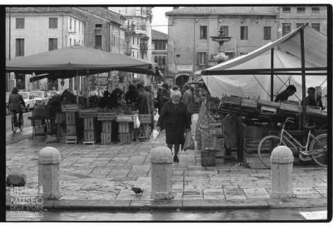 Scena di mercato a Bassano del Grappa