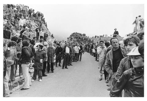 Spettatori del Giro d'Italia sul Monte Grappa