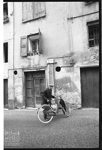 Scena di vita quotidiana a Bassano del Grappa