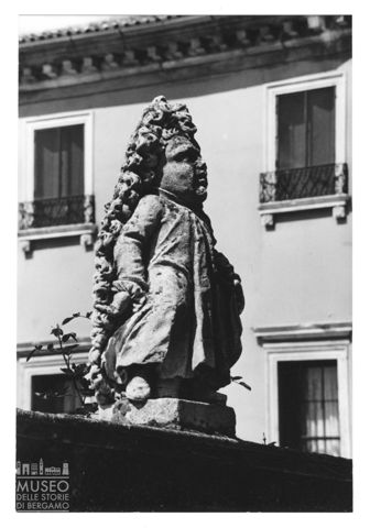 Una statua nel giardino della villa Valmarana ai Nani a Vicenza