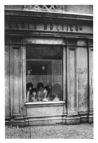 La vetrina di un negozio a Verona