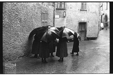 Crocchio di donne a Traona