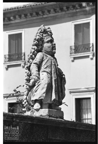 Una statua nel giardino della villa Valmarana ai Nani a Vicenza