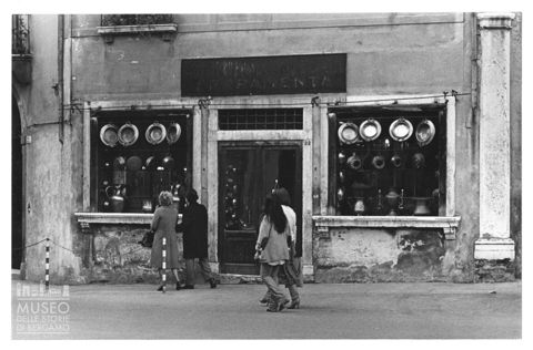 Scena di vita quotidiana a Bassano del Grappa