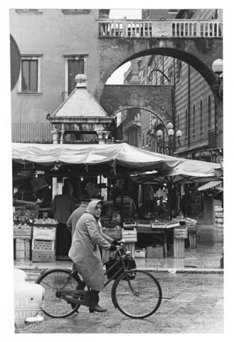 Scena di vita quotidiana a Verona