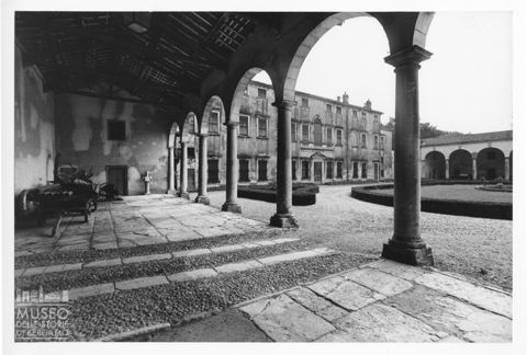 Il portico della Villa da Schio a Castelgomberto