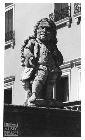Una statua nel giardino della villa Valmarana ai Nani a Vicenza