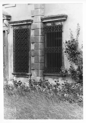 Particolare della facciata della Villa da Schio a Castelgomberto