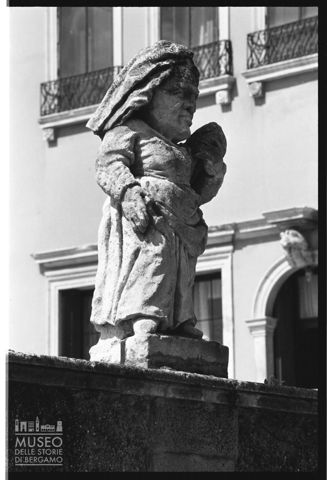 Una statua nel giardino della villa Valmarana ai Nani a Vicenza