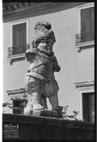 Una statua nel giardino della villa Valmarana ai Nani a Vicenza