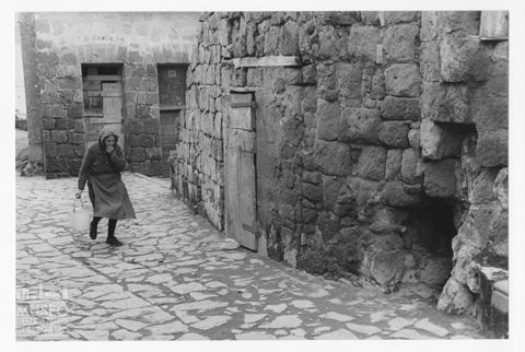 Scena di vita quotidiana a Civita di Bagnoregio