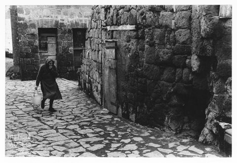 Scena di vita quotidiana a Civita di Bagnoregio