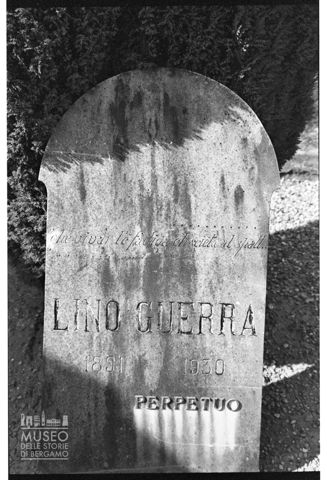 Lapide nel cimitero di Zagonara
