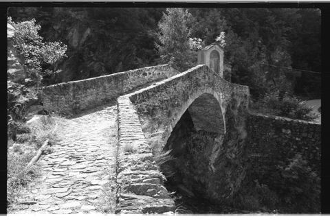 Il Ponte Romano sul torrente Rabbiosa presso Campodolcino