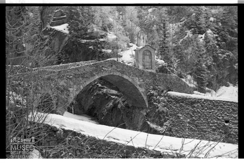Il Ponte Romano sul torrente Rabbiosa presso Campodolcino