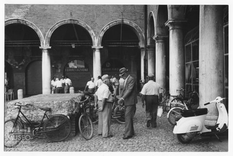 Scena di vita quotidiana a Modena