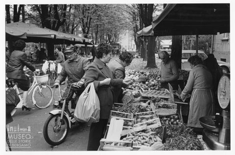 Scena di mercato a Fidenza