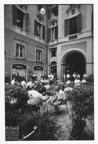 Scena di vita quotidiana a Modena