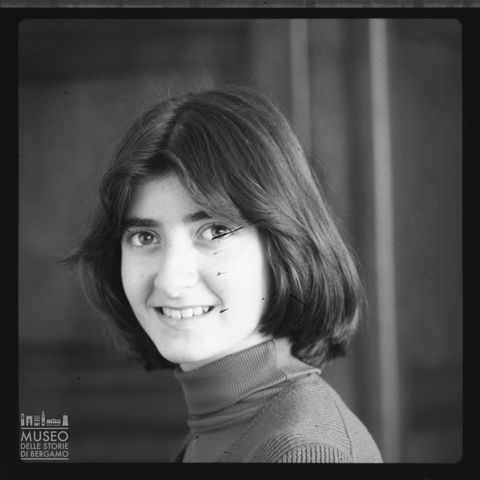 Ritratto di Marta Merisio nella propria abitazione a Bergamo