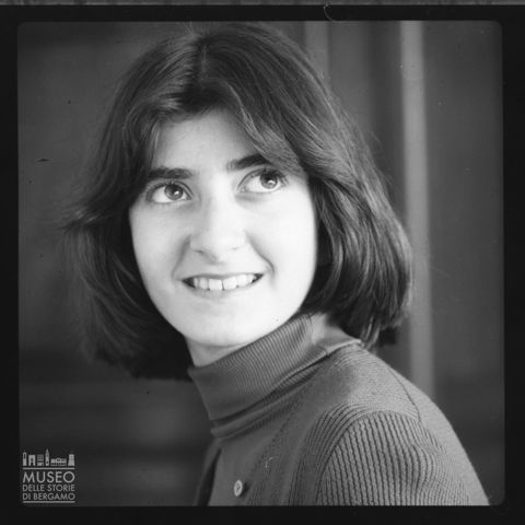 Ritratto di Marta Merisio nella propria abitazione a Bergamo