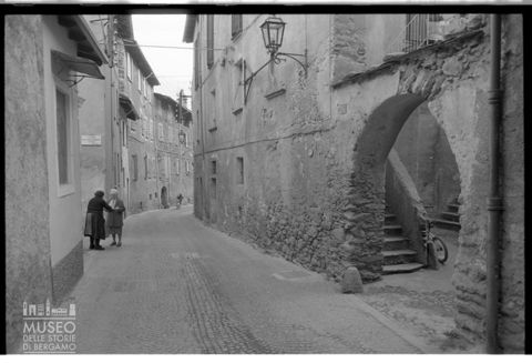 Scorcio di via Scarpatetti a Sondrio