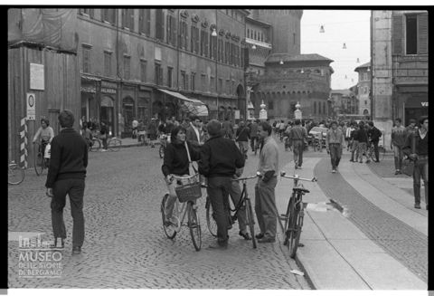 Scena di vita quotidiana a Ferrara