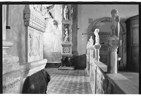 L'interno del Tempio Malatestiano a Rimini