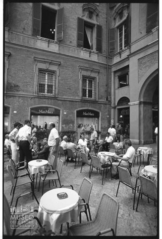 Scena di vita quotidiana a Modena