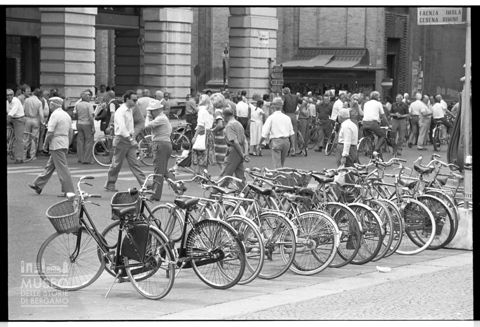 La piazza Aurelio Saffi a Forlì