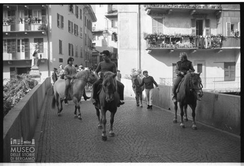 Scena di vita quotidiana a Chiavenna