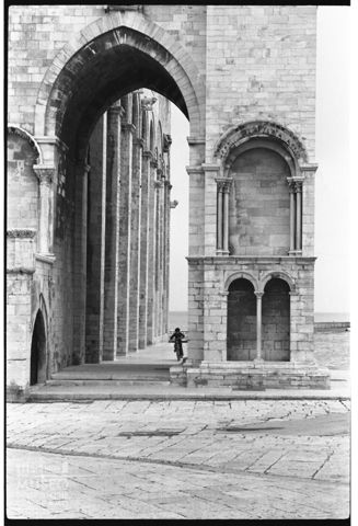 Dettaglio del campanile della cattedrale di San Nicola Pellegrino a Trani