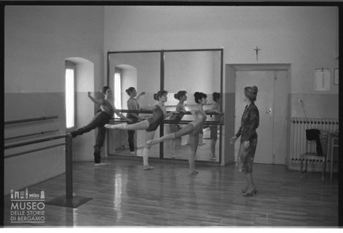 Lezione di danza presso l'Istituto musicale 