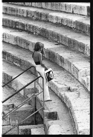 Ritratto di ragazza nell'Arena di Verona