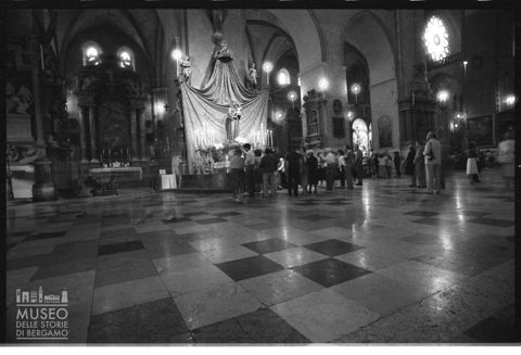 Fedeli nella Basilica di Sant'Antonio a Padova