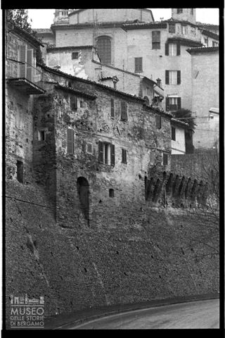 Scorcio delle mura di Jesi