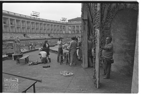 Allestimento della scenografia della 