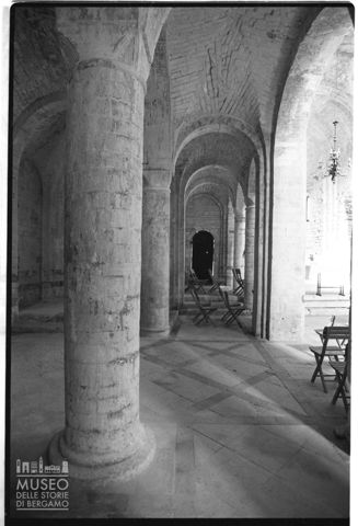Veduta interna della chiesa di Santa Maria di Portonovo