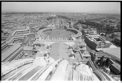 Veduta della piazza San Pietro in Vaticano