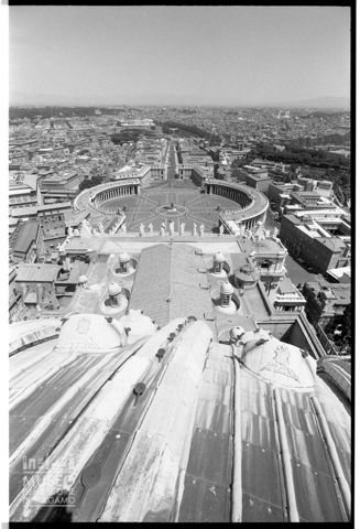 Veduta della piazza San Pietro in Vaticano