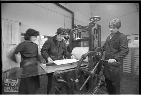 Lezione di calcografia alla Scuola del Libro di Urbino